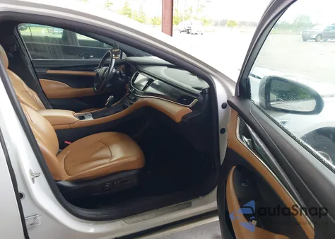 2017 Buick Lacrosse Essence z USA, uszkodzony, nr VIN 1G4ZP5SS2HU167149